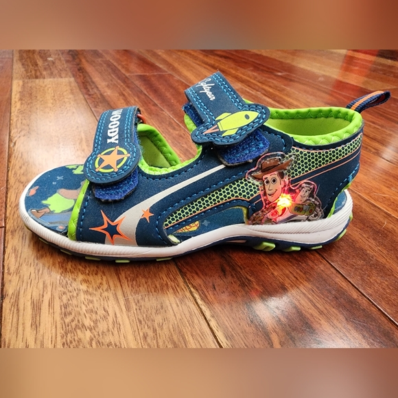 Kids Toy Story Velcro Sandals - Picture 2 of 8